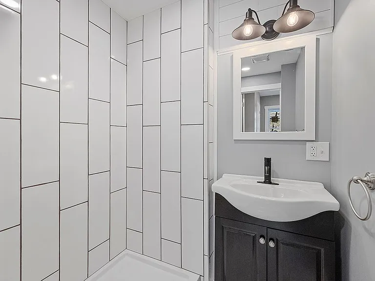 529 Spruce St — Photo 13