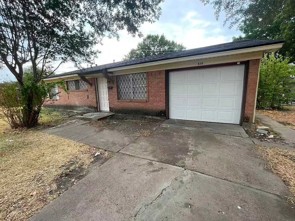 616 W Grubb Dr