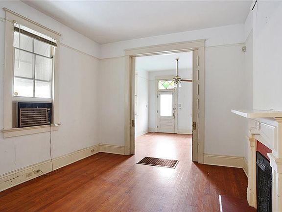 4th image of 2808-10 Bell St