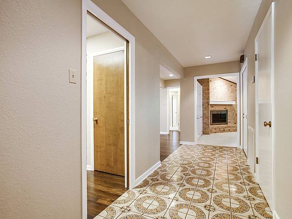 4th image of 9010 Luzita Ln
