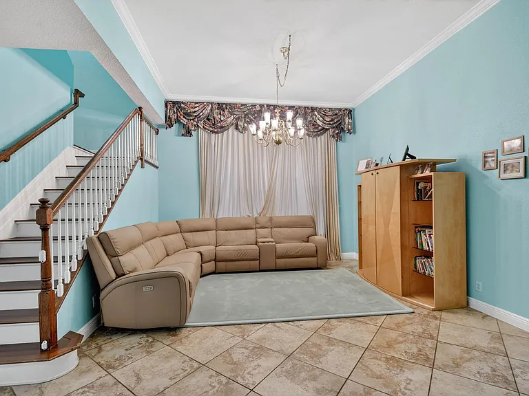 10247 Isle Wynd Ct — Photo 12