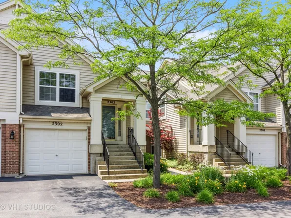 2302 Scott Ln, Aurora, IL 60502