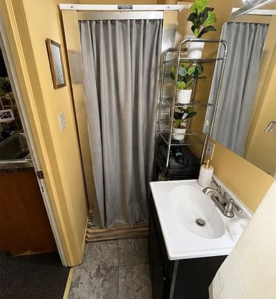 5th image of 541 W Spring St #2