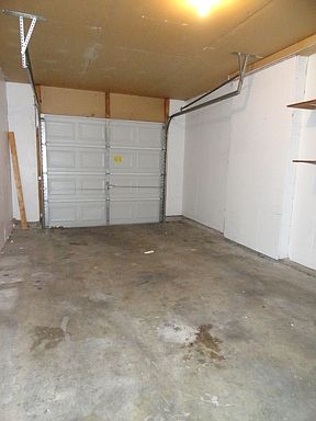 5th image of 11007 NW Lema Dr APT B