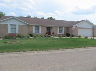 181 Greentree Dr, Saint Clairsville, OH 43950
