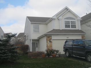 977 Mesa Dr, Lake In The Hills, IL 60156