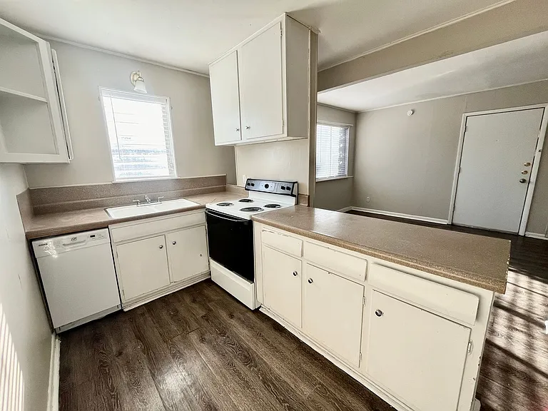 3304 Red River St — Photo 58