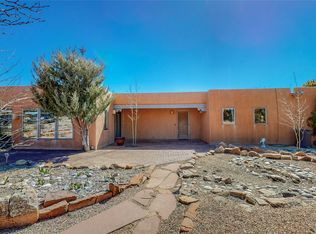 2 Balsa Ct, Santa Fe, NM 87508