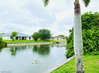 724 SE 8th Pl, Cape Coral, FL 33990