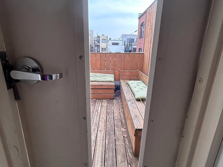 Entrance to deck