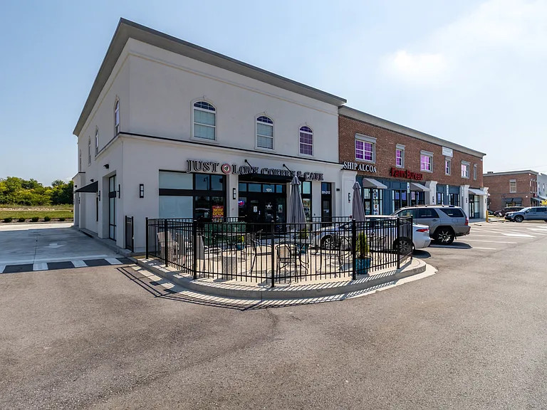 1110 Franck St #206 — Photo 4