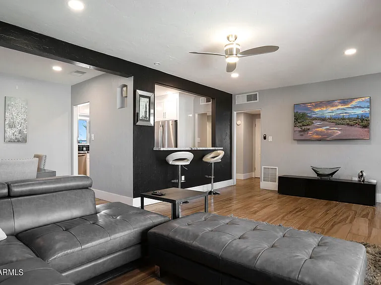 2235 E Heatherbrae Dr — Photo 3