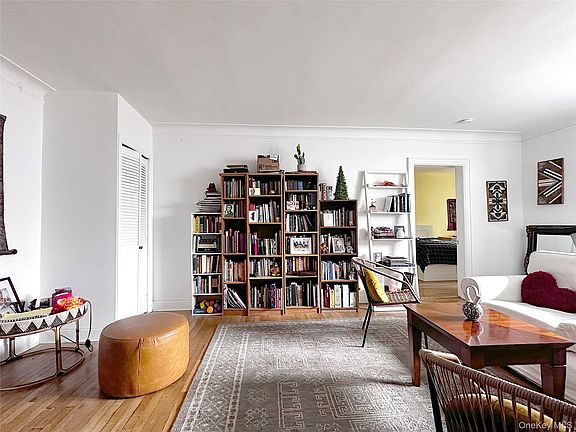3rd image of 17 N Chatsworth Ave #2DE