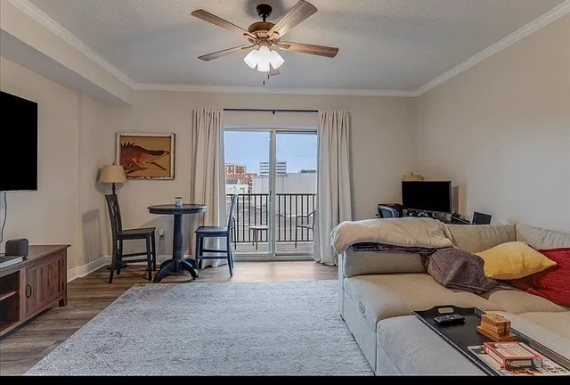 215 W College Ave #507 — Photo 13