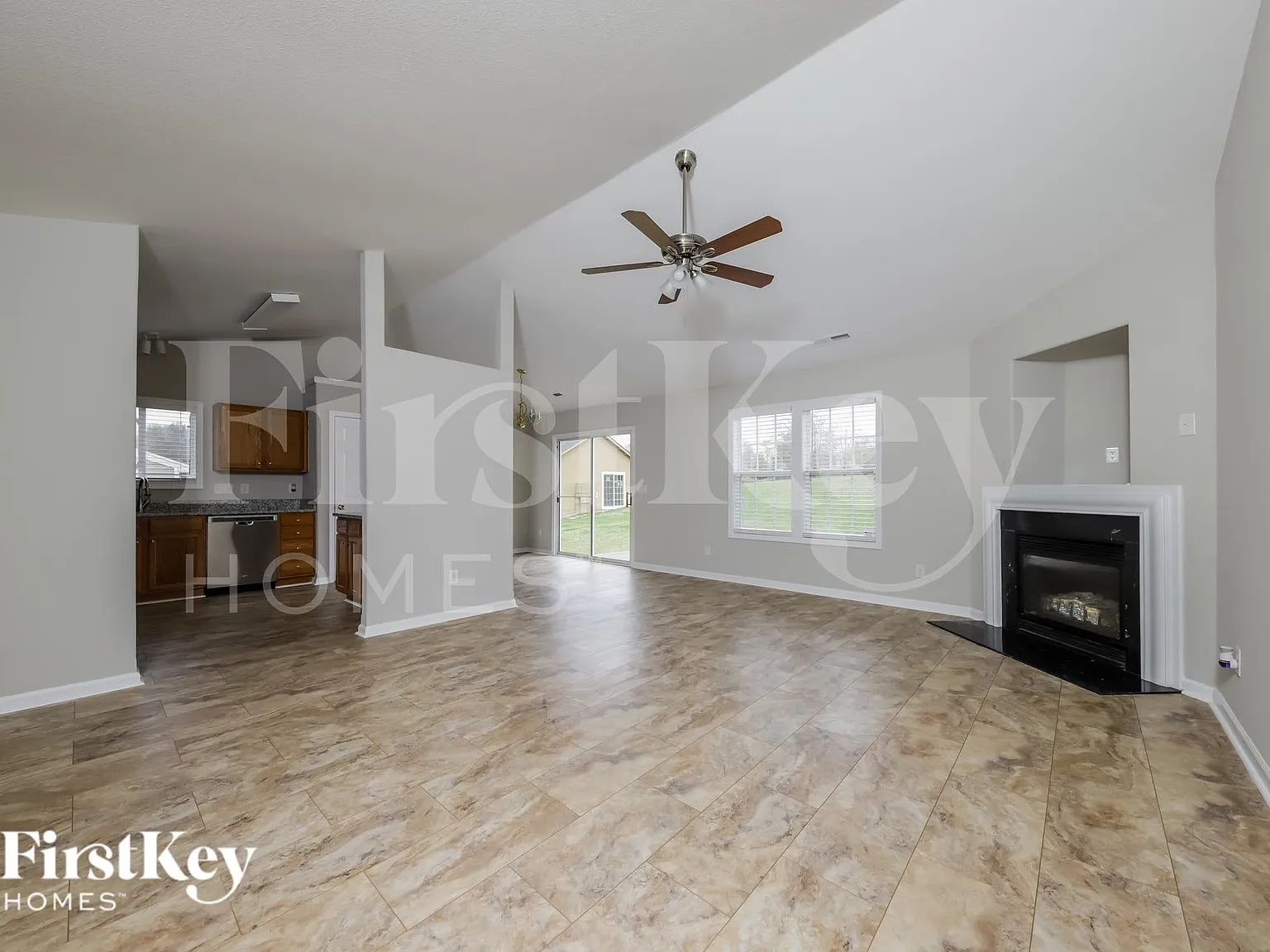 3 bed, 2.0 bath, 1532 sqft, $2,025 — Photo 4