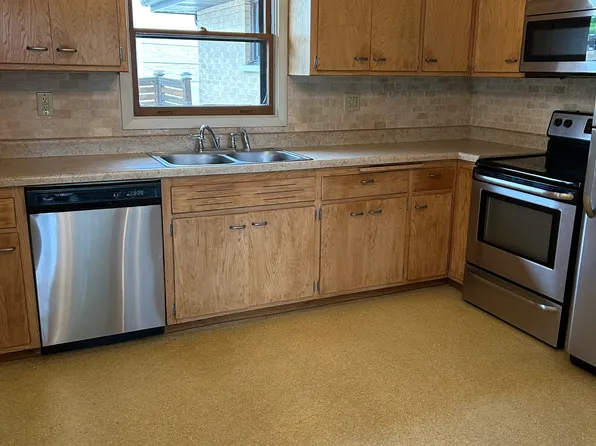 434 S 76th St, Milwaukee, WI 53214