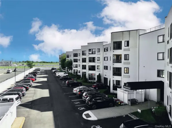 725 Miller Avenue #220, Freeport, NY 11520