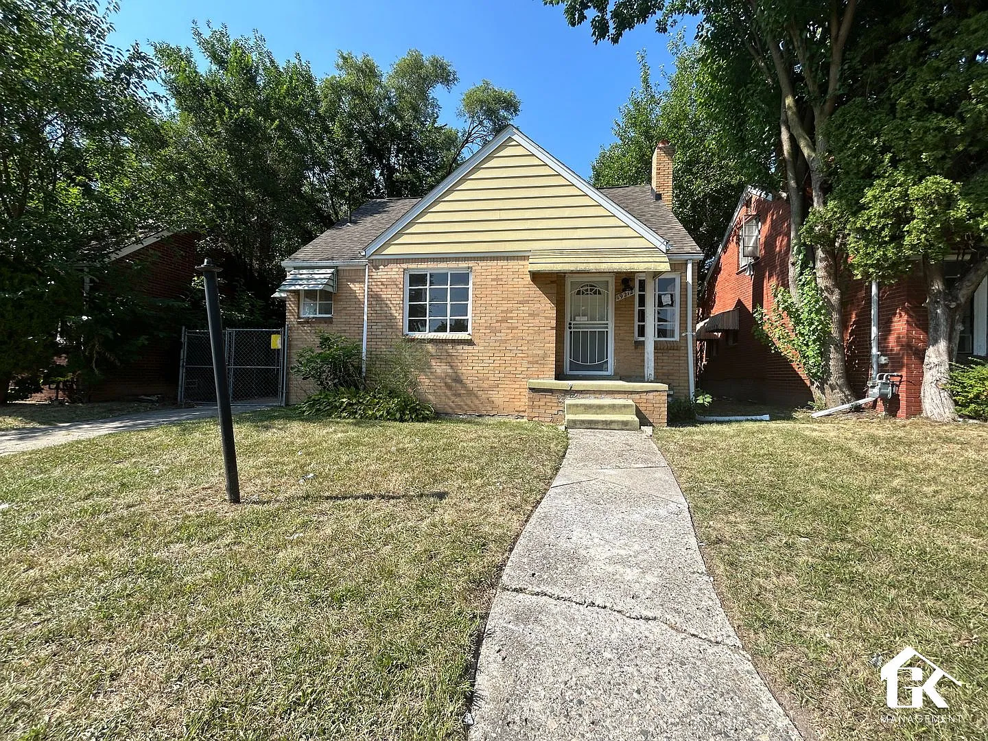 19212 Curtis Detroit, MI 48219 — Photo 1