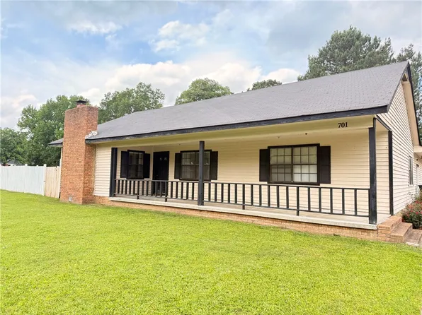 701 E 10th St, Danville, AR 72833
