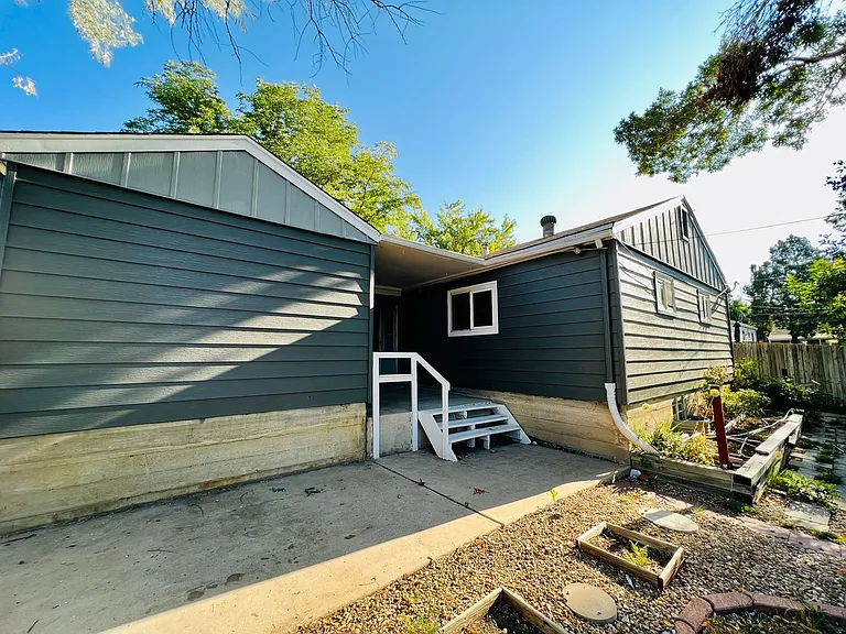 4726 E Utah Pl — Photo 17