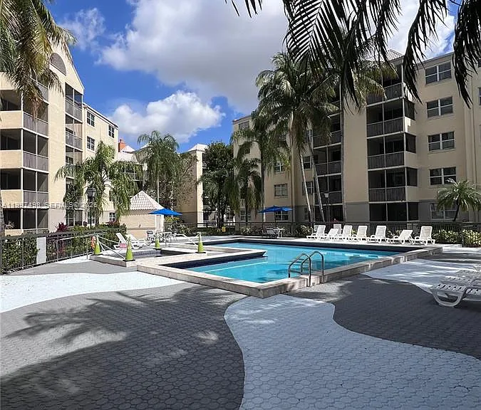 8215 Lake Dr #108 — Photo 39