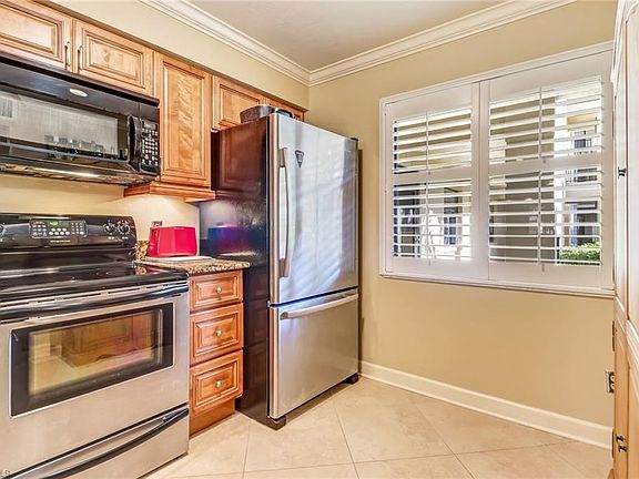 5th image of 219 Fox Glen Dr APT 1103