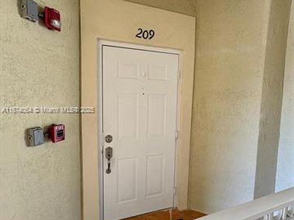 5th image of 8980 W Flagler St APT 209