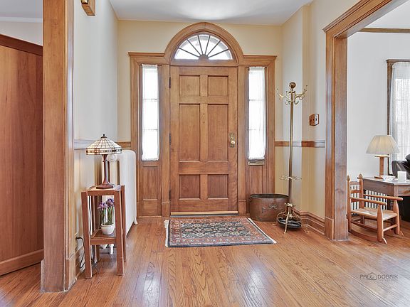 4th image of 594 Webford Ave