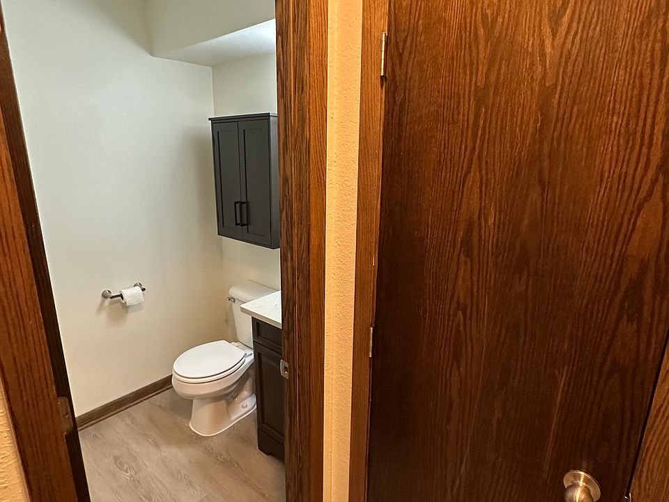 1st image of 4035 S 41st St