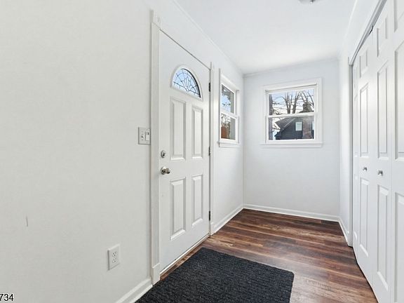 4th image of 541 Green Pond Rd