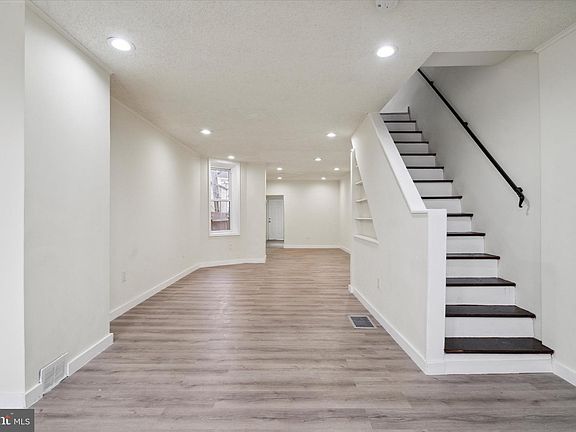 2nd image of 2032 E Glenwood Ave