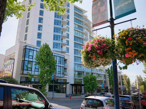 1342 Johnston Rd #208, White Rock, BC V4B 3Z7