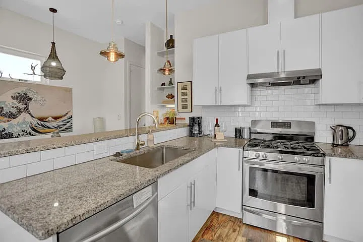 1 bed, 500 sqft, $1,995 — Photo 2