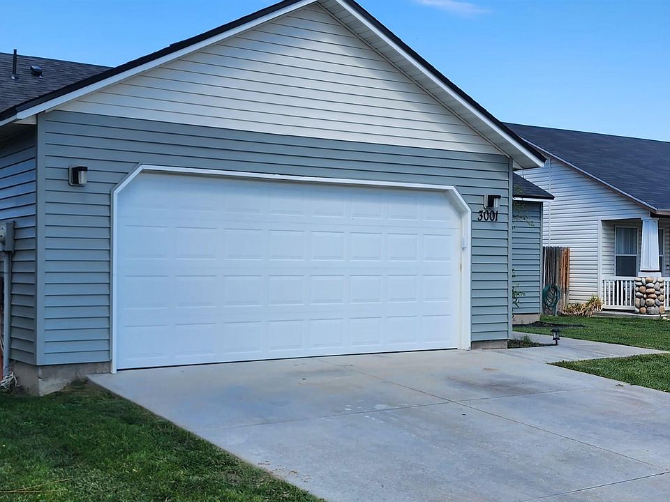 2nd image of 3001 Village Green St