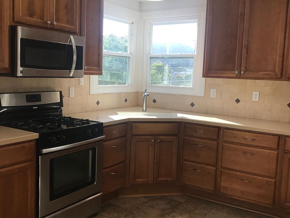 1st image of 456 Maple Ave