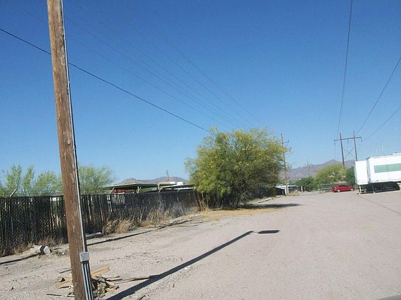 3rd image of 1516 W Riverview Blvd #10