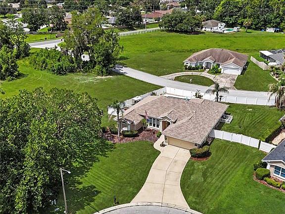 4th image of 3696 SE 54th Ct