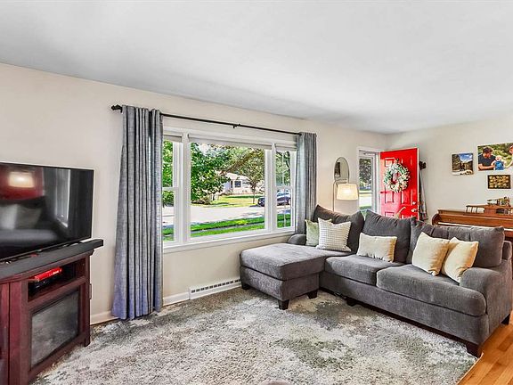 5th image of 701 Caroline Ave