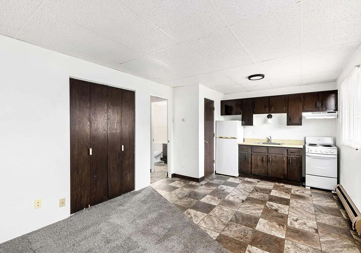Magic Manor Apartments — Photo 3