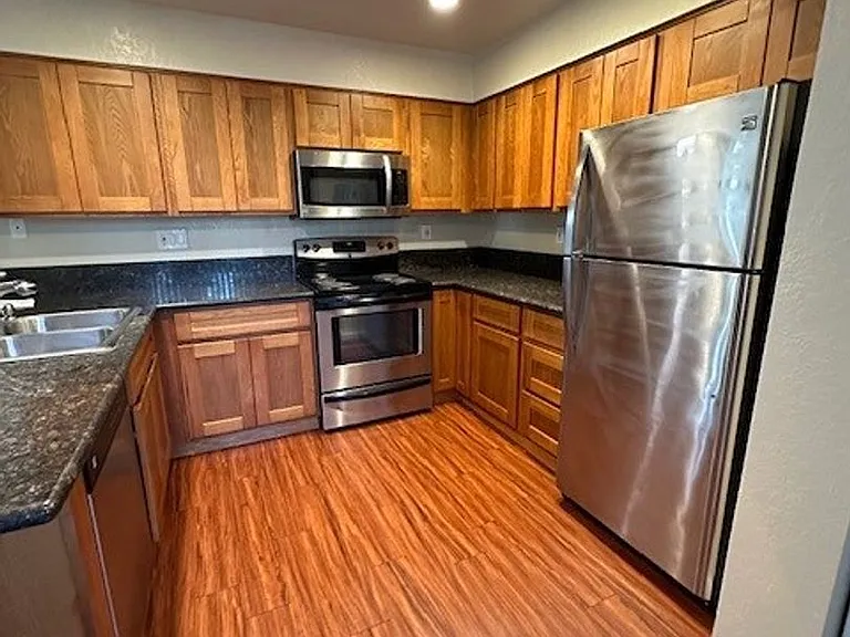 Carmel Woods Apartments — Photo 24