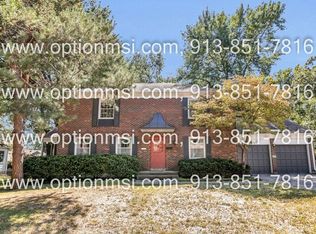 6817 W 100th St, Overland Park, KS 66212