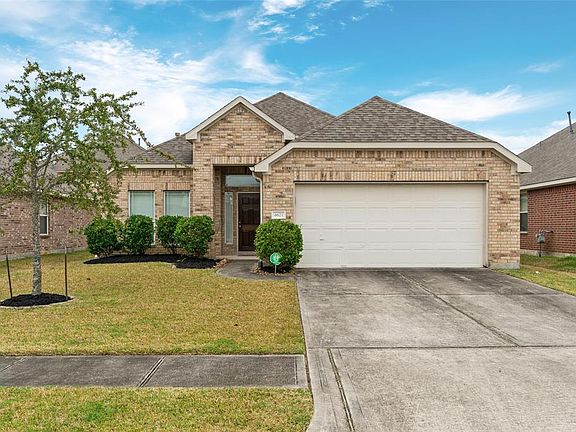 2nd image of 4621 Meadow Way Dr
