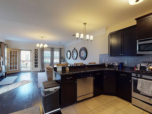 4th image of 27 Dovetree Ln