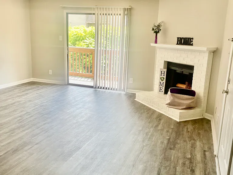 Sharonridge Apartments — Photo 11