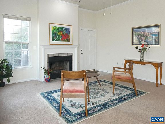 3rd image of 1065 Weybridge Ct APT 104