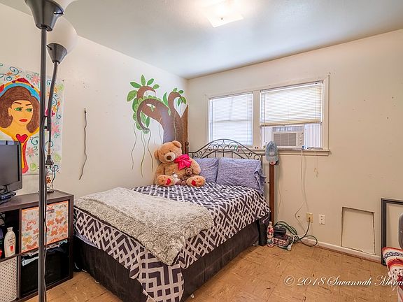5th image of 1403 E Everglade Ave