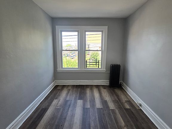 4th image of 151 Maple Ave #2L