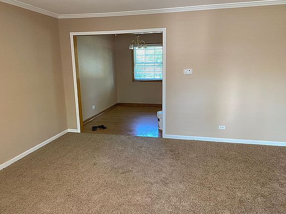 4th image of 7914 Kingsbury Dr