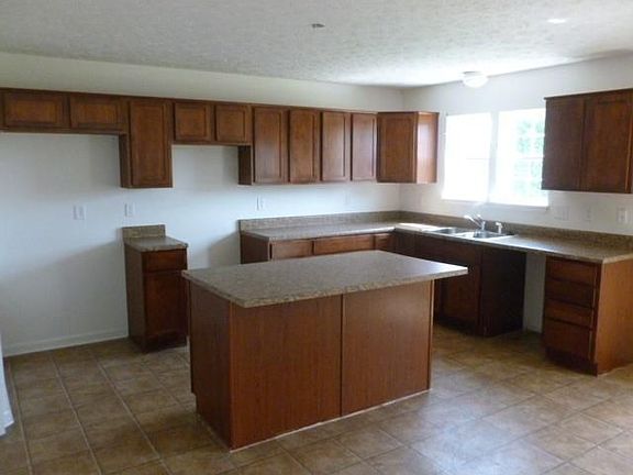 5th image of 2229 Willowview Dr