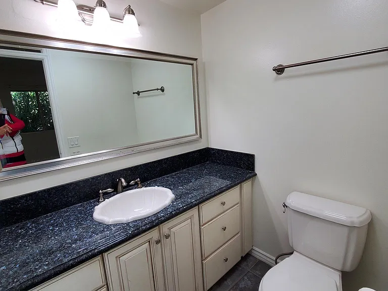 725 Domingo Dr — Photo 22